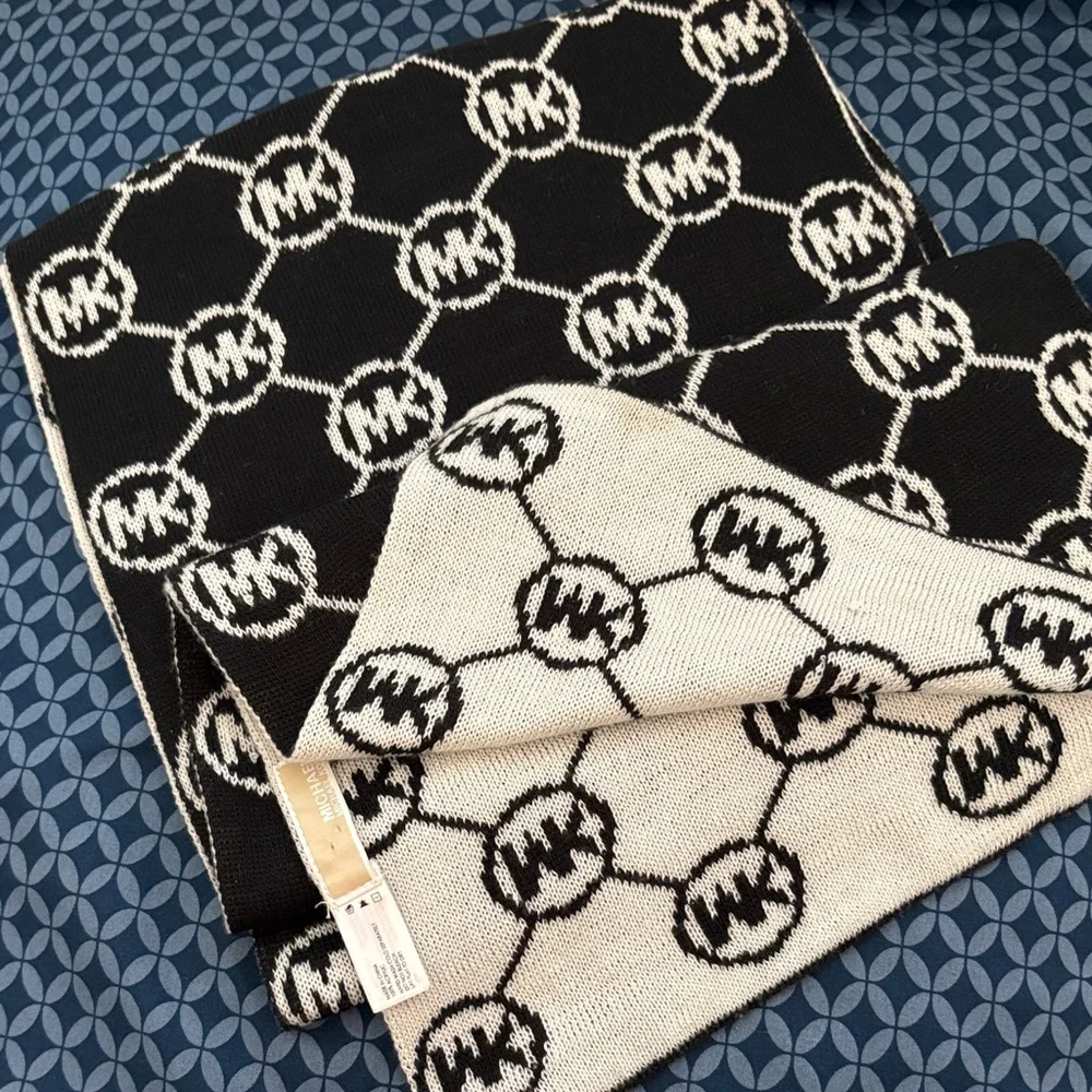 MICHAEL Michael Kors Black and White Logo Scarf NWT